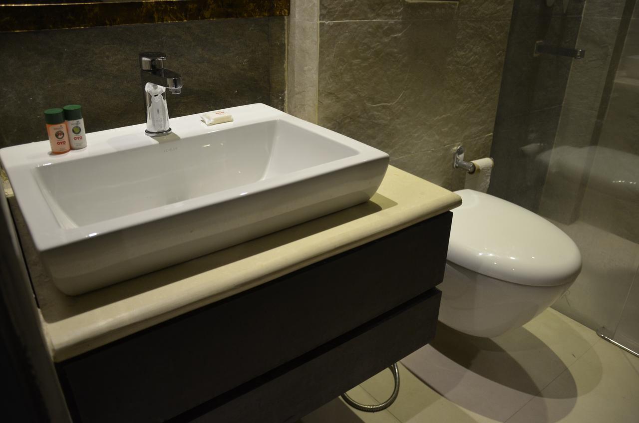 Oyo 1358 Hotel Crossroad لاكناو المظهر الخارجي الصورة