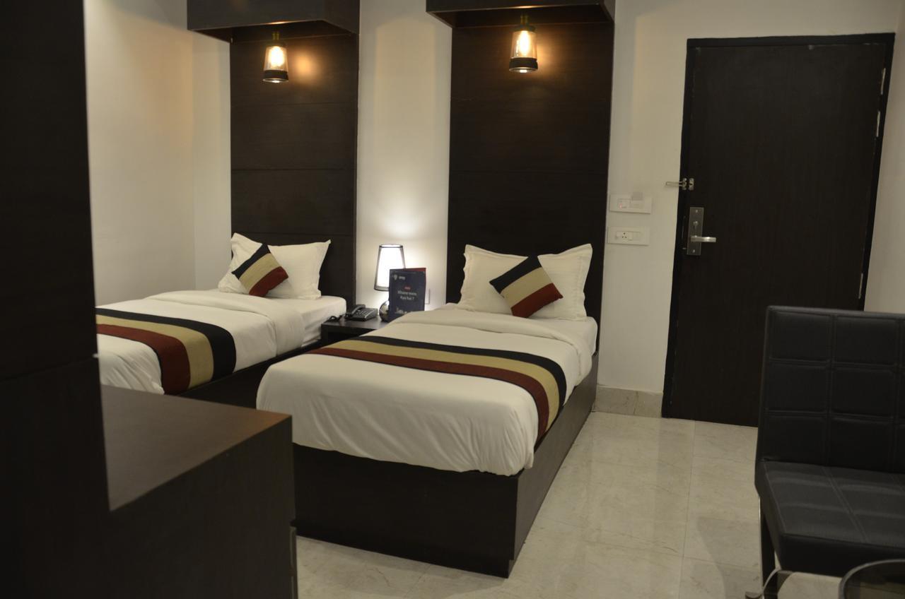 Oyo 1358 Hotel Crossroad لاكناو المظهر الخارجي الصورة