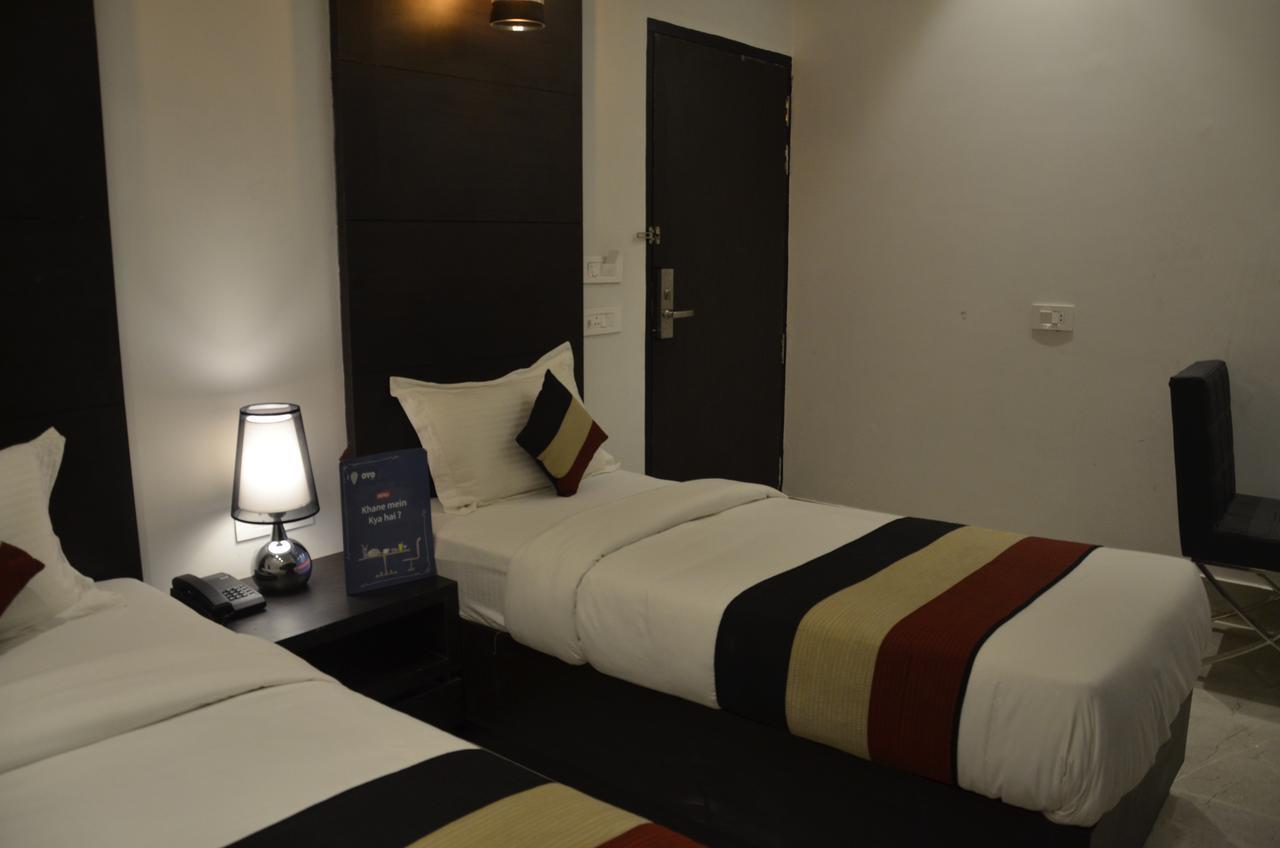 Oyo 1358 Hotel Crossroad لاكناو المظهر الخارجي الصورة