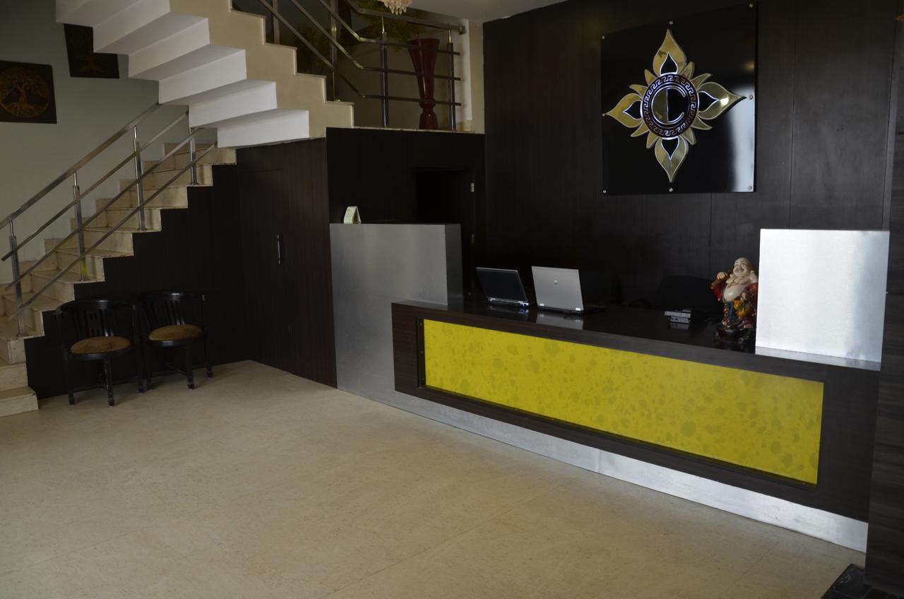 Oyo 1358 Hotel Crossroad لاكناو المظهر الخارجي الصورة