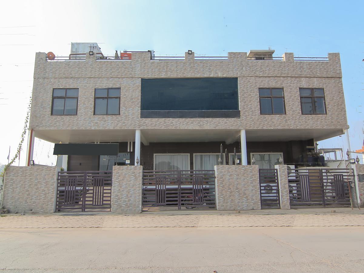 Oyo 1358 Hotel Crossroad لاكناو المظهر الخارجي الصورة