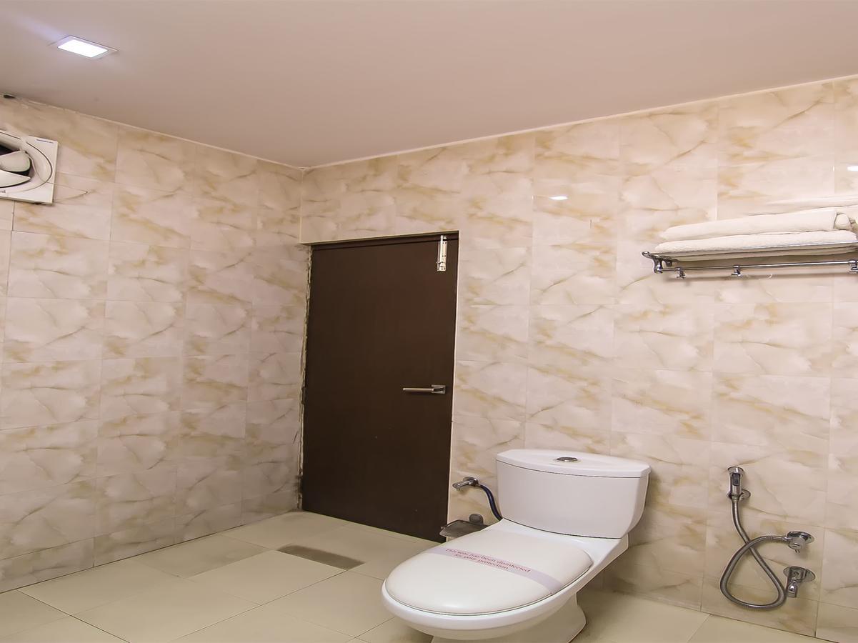 Oyo 1358 Hotel Crossroad لاكناو المظهر الخارجي الصورة