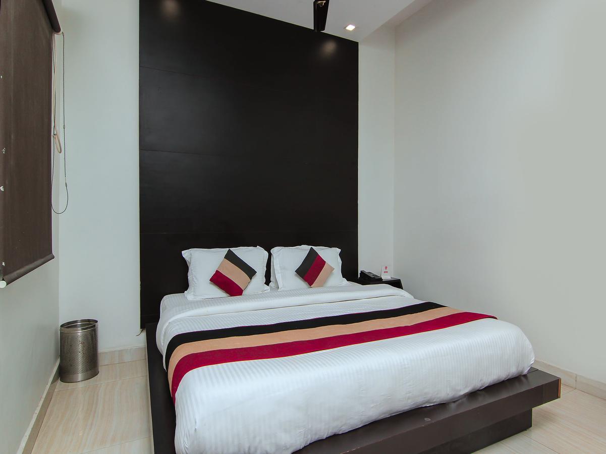 Oyo 1358 Hotel Crossroad لاكناو المظهر الخارجي الصورة