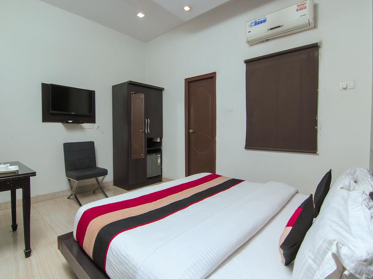 Oyo 1358 Hotel Crossroad لاكناو المظهر الخارجي الصورة
