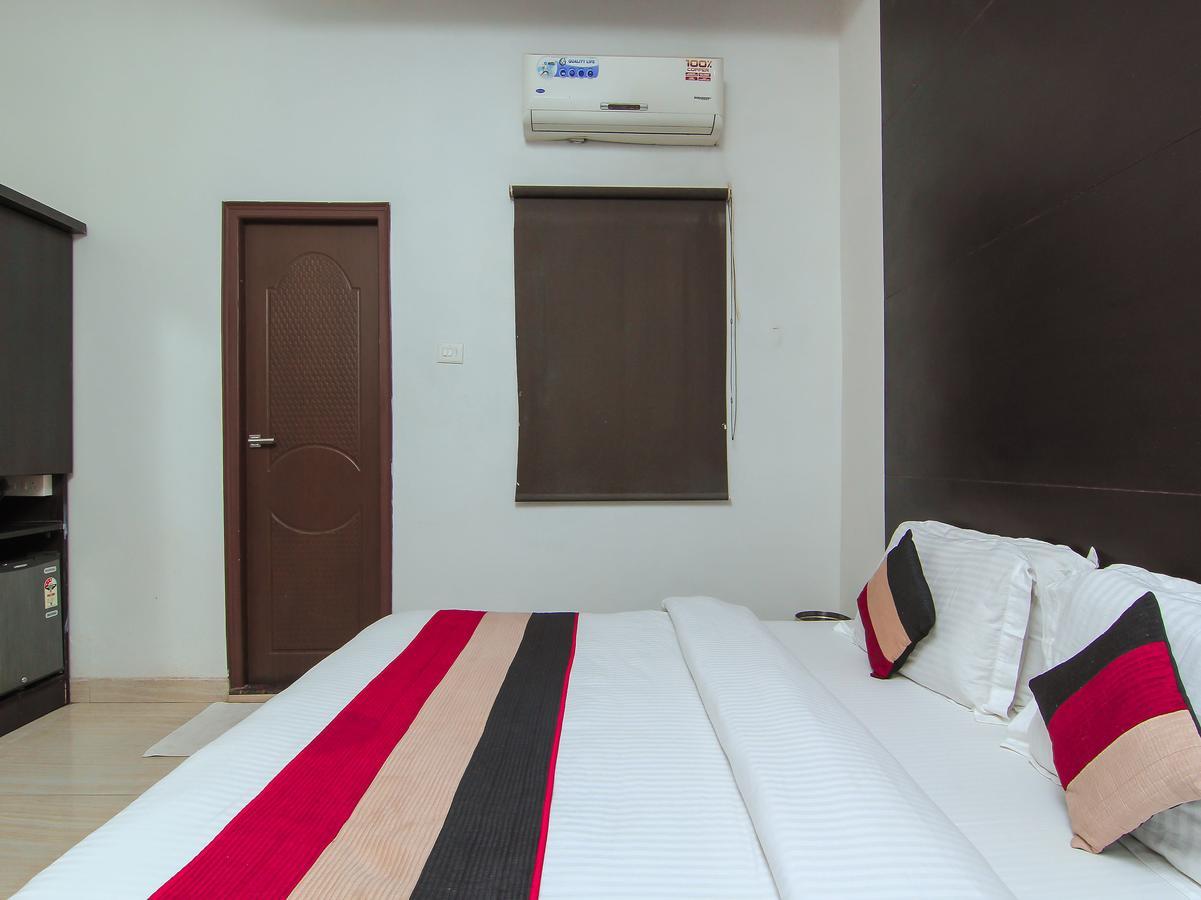 Oyo 1358 Hotel Crossroad لاكناو المظهر الخارجي الصورة