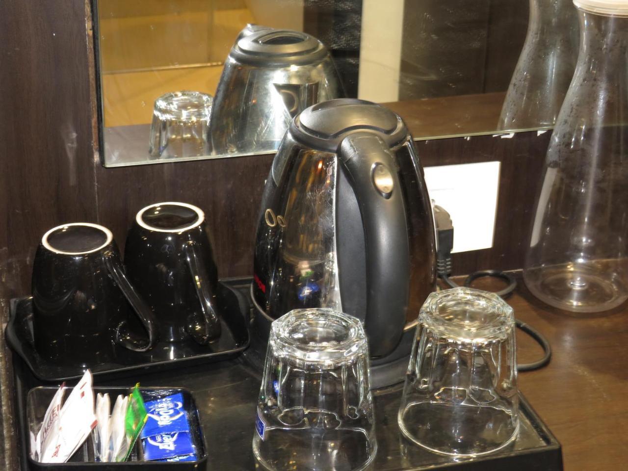 Oyo 1358 Hotel Crossroad لاكناو المظهر الخارجي الصورة